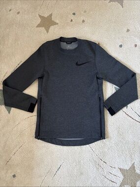 Nike Basketball Therma Flex Long Sleeve